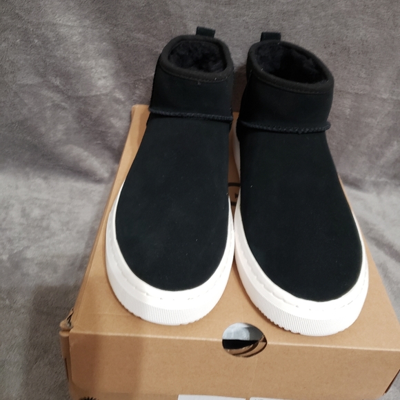 UGG Alameda Suede Ankle Boots - Picture 3 of 11